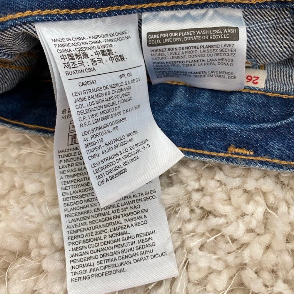 Levi's Button Fly Denim Short - Picture 6 of 6
